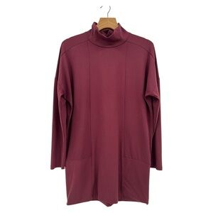 The North Face Mock Neck Long Sleeve Athletic Dress in Burgundy Size L